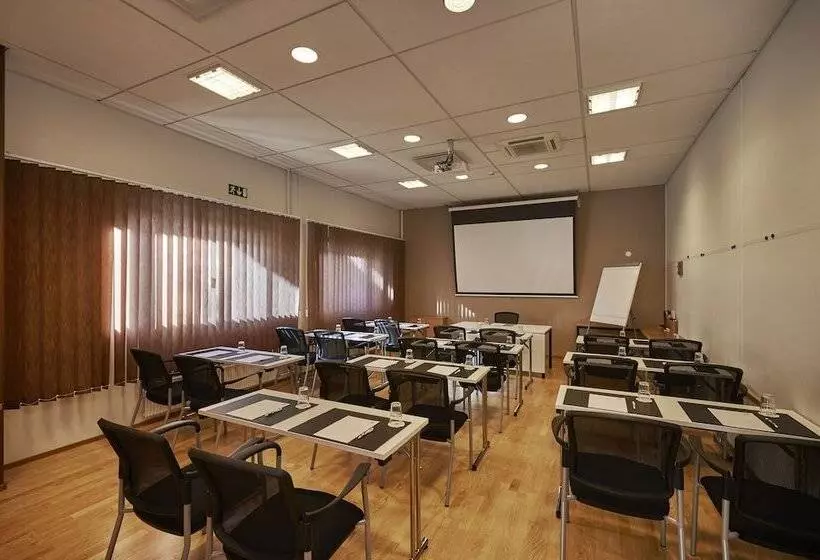 Hotel Holiday Inn Helsinki Vantaa Airport, An Ihg