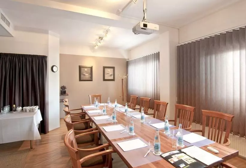 Hotel Holiday Inn Helsinki Vantaa Airport, An Ihg