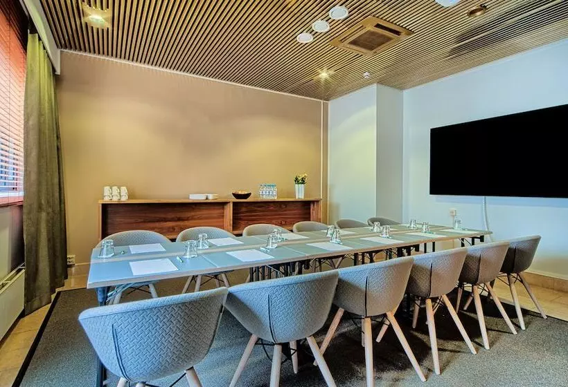 Hotel Holiday Inn Helsinki Vantaa Airport, An Ihg