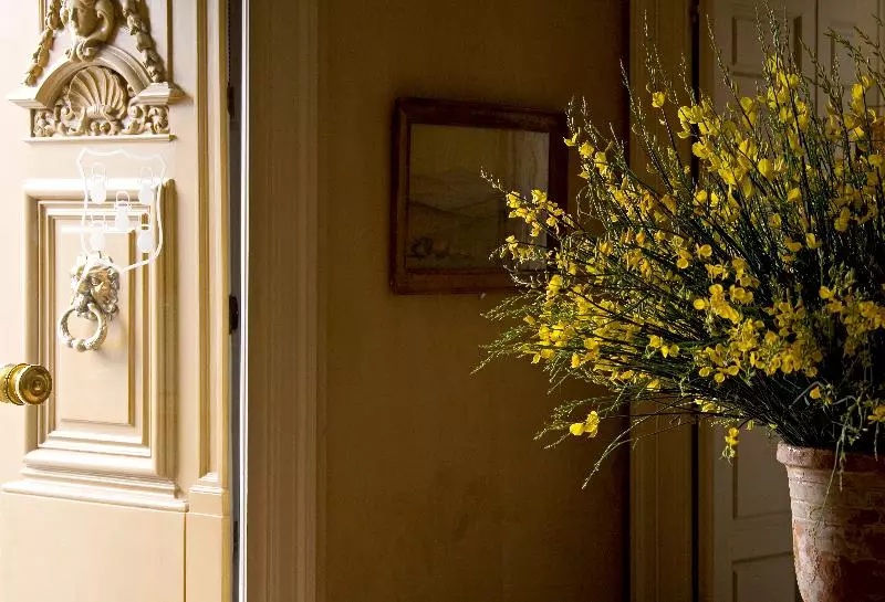 Отель La Mirande