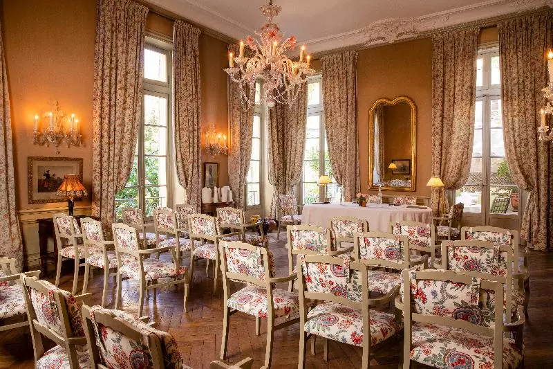 Отель La Mirande