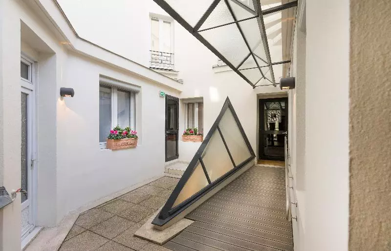 هتل Libertel Canal Saint Martin