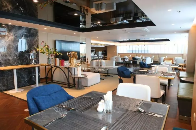 Hotelli Ramada By Wyndham Bangkok Sukhumvit 11