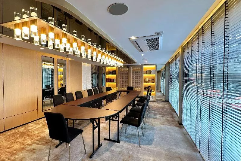 Hotelli Ramada By Wyndham Bangkok Sukhumvit 11