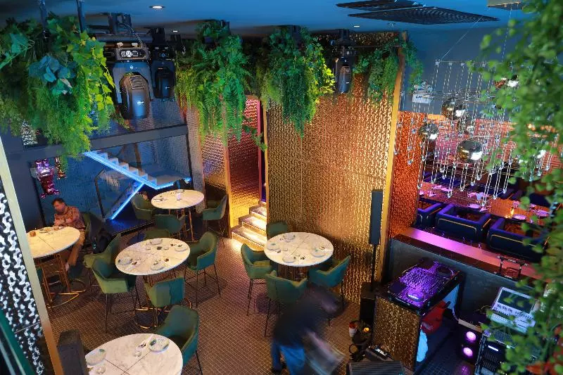 Hotelli Ramada By Wyndham Bangkok Sukhumvit 11