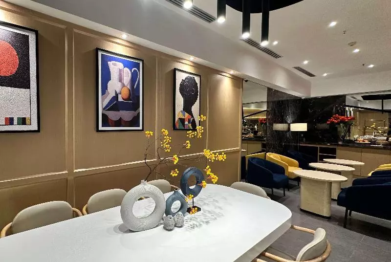 Hotelli Ramada By Wyndham Bangkok Sukhumvit 11