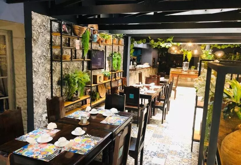 Shangri La Country Hotel & Spa