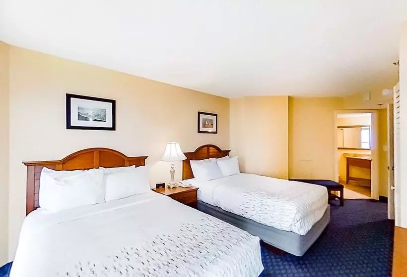 Отель Carolinian Beach Resort