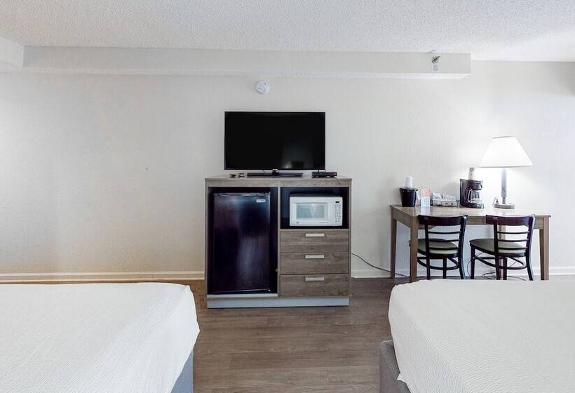 Hotel Carolinian Beach Resort