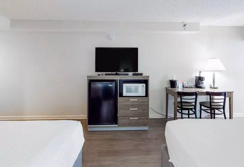 Отель Carolinian Beach Resort