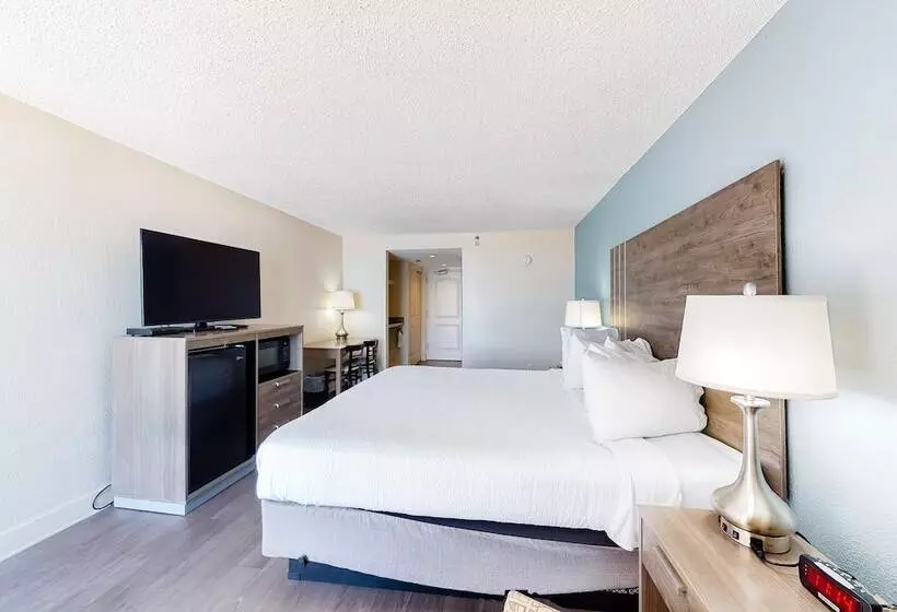 Отель Carolinian Beach Resort