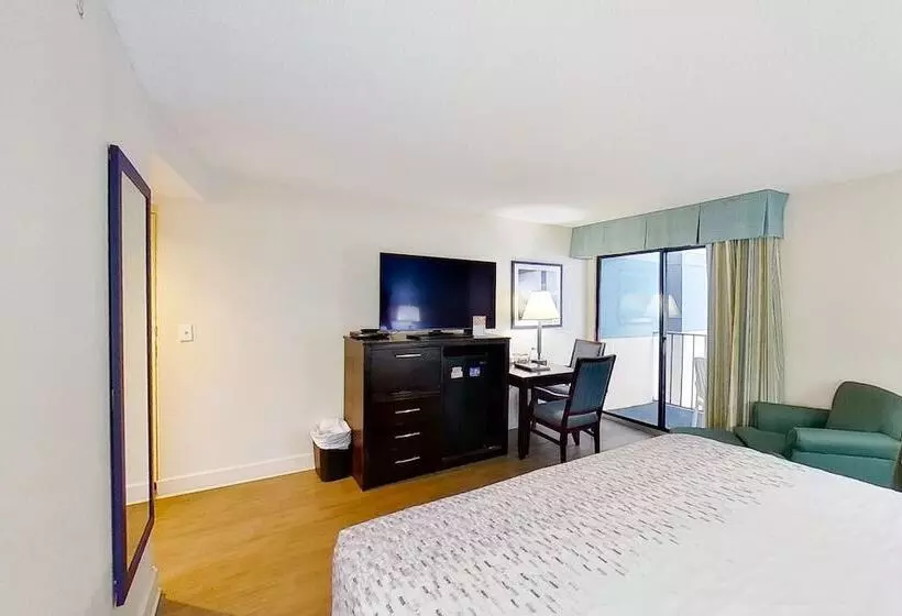 Отель Carolinian Beach Resort