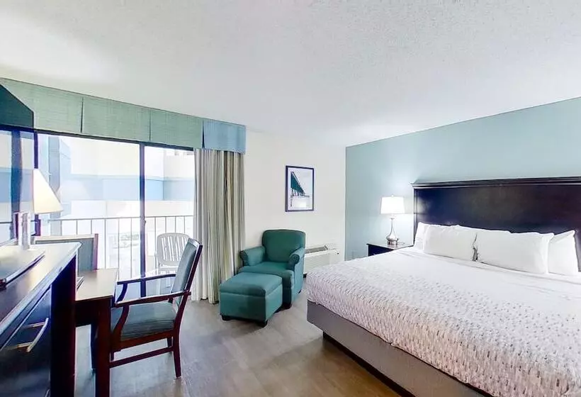 Отель Carolinian Beach Resort