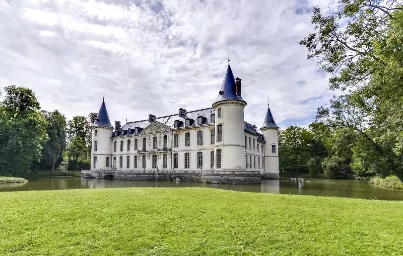 فندق Chateau D Ermenonville