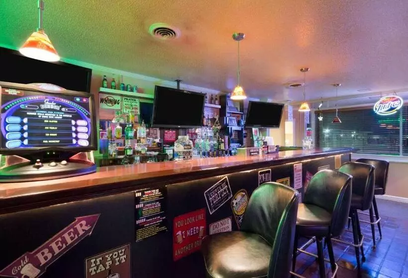 هتل Days Inn By Wyndham Jacksonville Nc