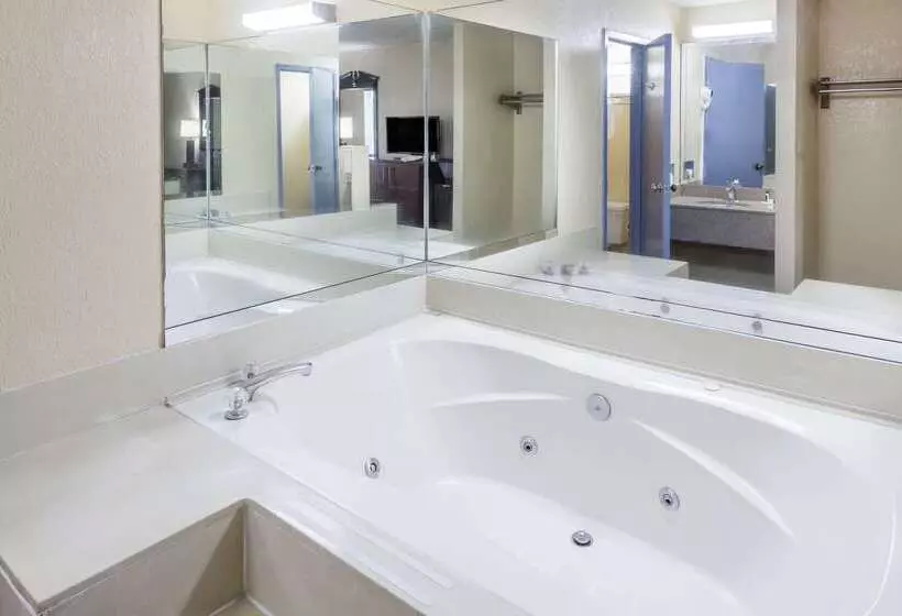 酒店 Days Inn By Wyndham Walterboro