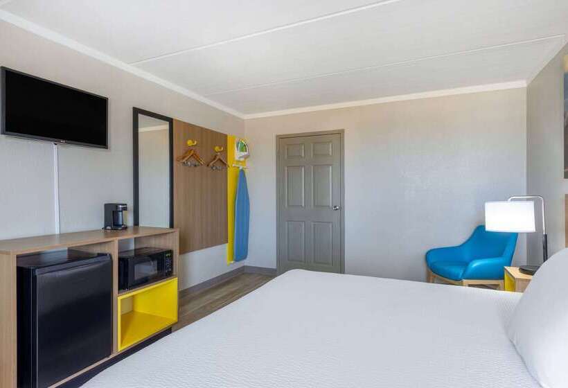 فندق Days Inn & Suites By Wyndham Fort Bragg/cross Creek Mall