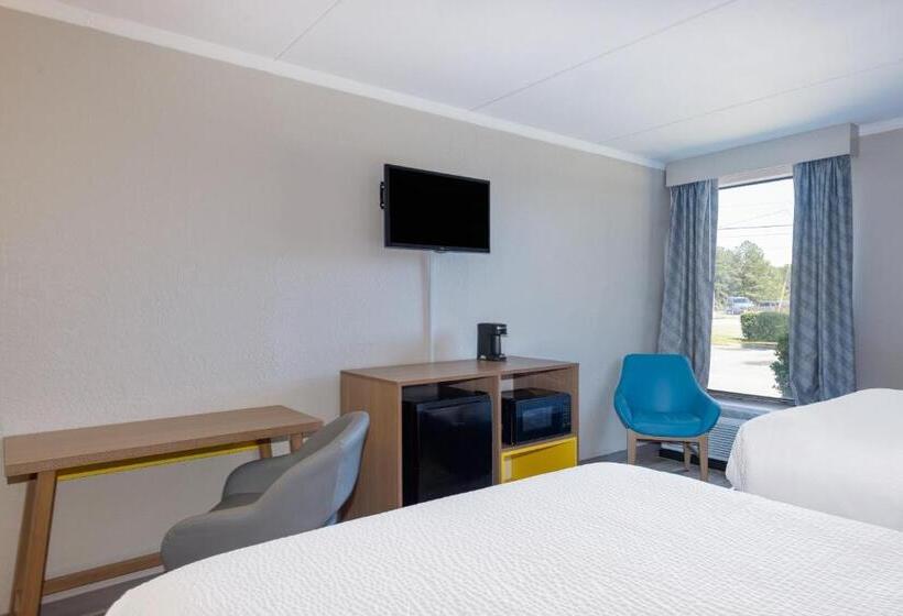 فندق Days Inn & Suites By Wyndham Fort Bragg/cross Creek Mall