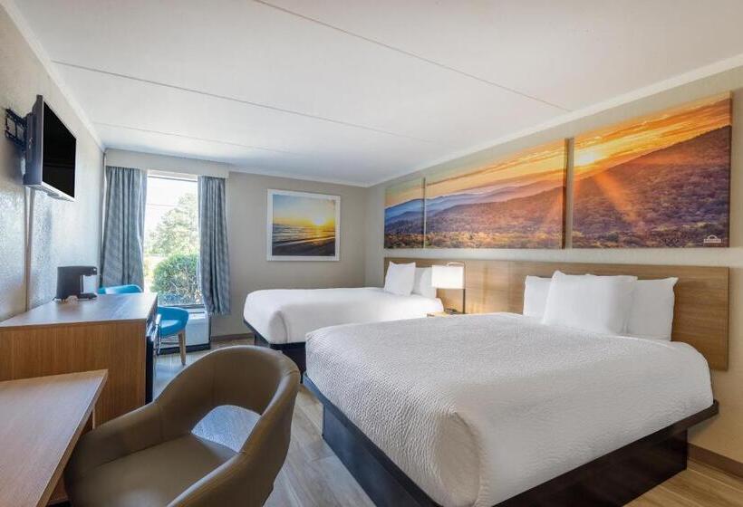 فندق Days Inn & Suites By Wyndham Fort Bragg/cross Creek Mall