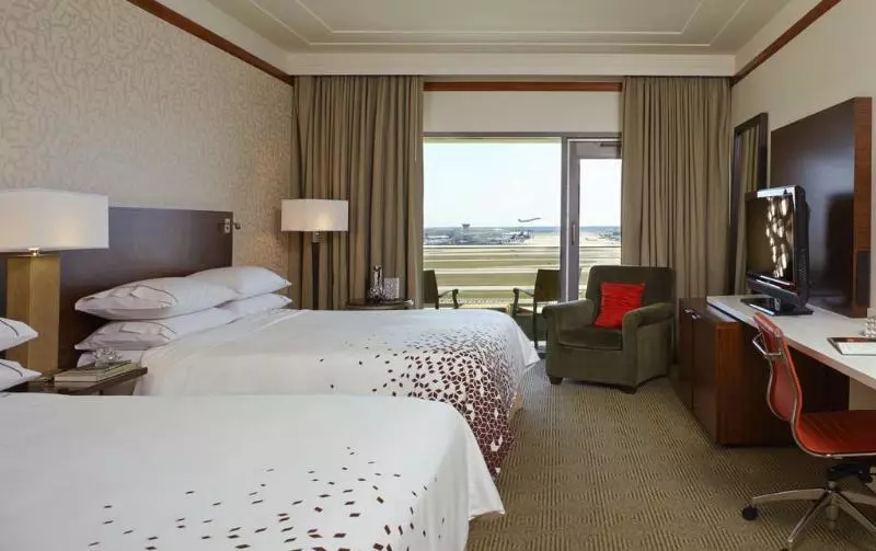 בית מלון כפרי Renaissance Concourse Atlanta Airport