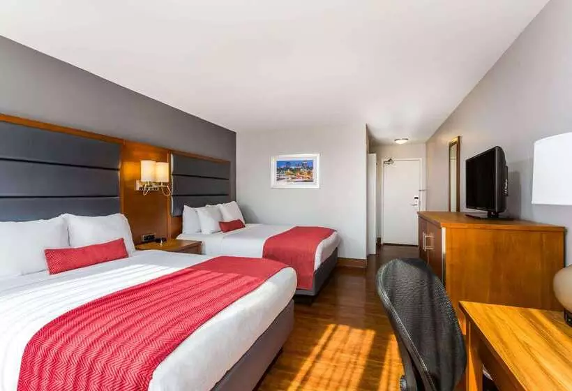 Отель Wyndham Garden Greensboro