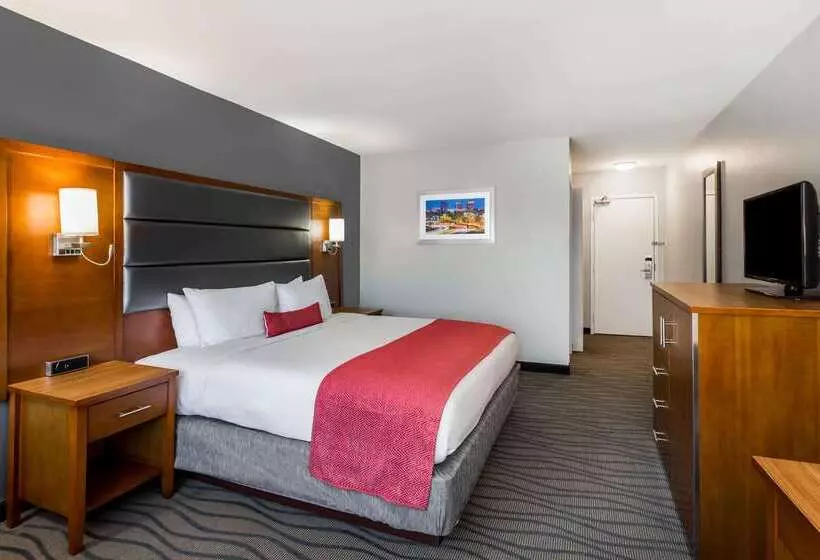 Отель Wyndham Garden Greensboro