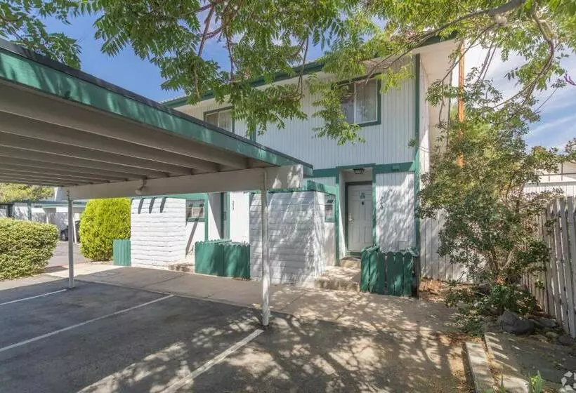 Thunderbird Resort Club