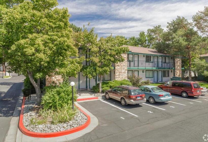 Thunderbird Resort Club