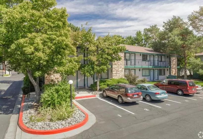 Thunderbird Resort Club