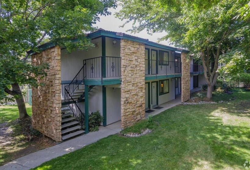 Thunderbird Resort Club