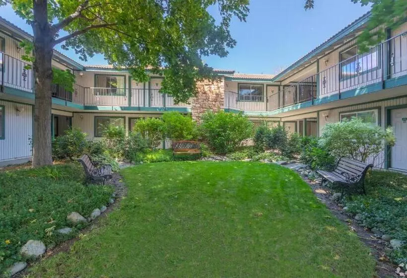 Thunderbird Resort Club