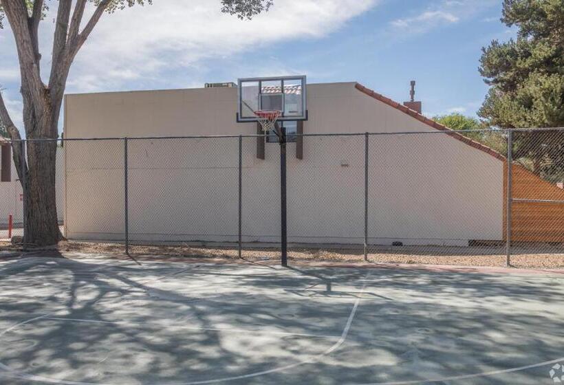 Thunderbird Resort Club