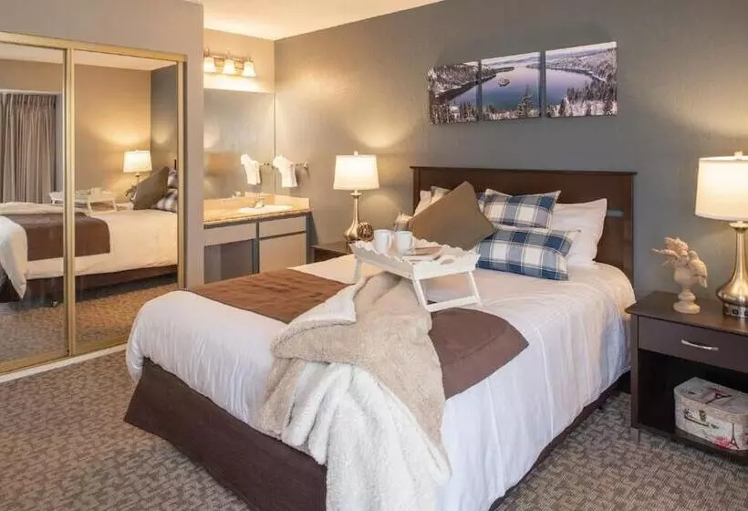 Thunderbird Resort Club