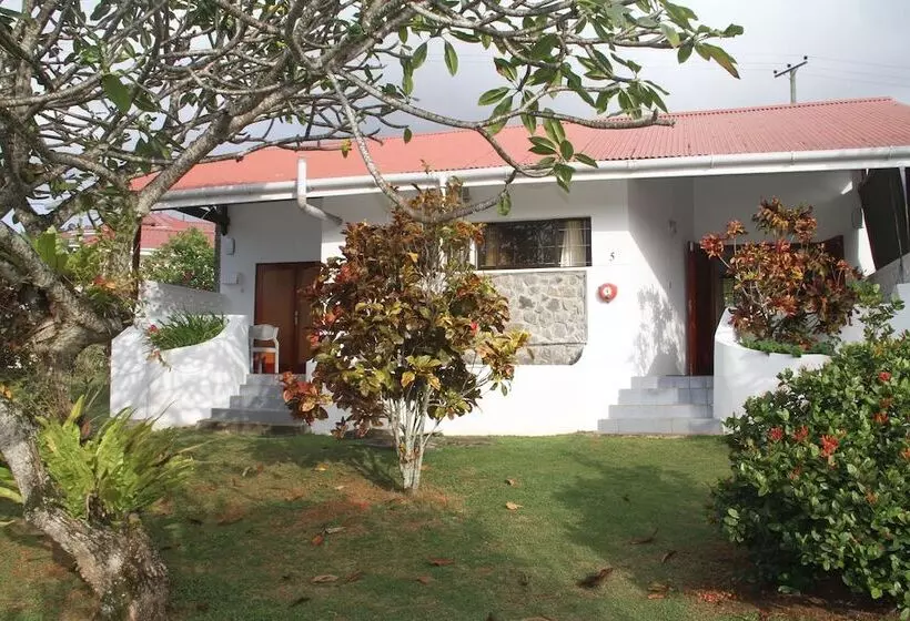 Daniella's Bungalows