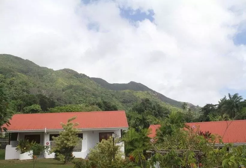 Daniella's Bungalows