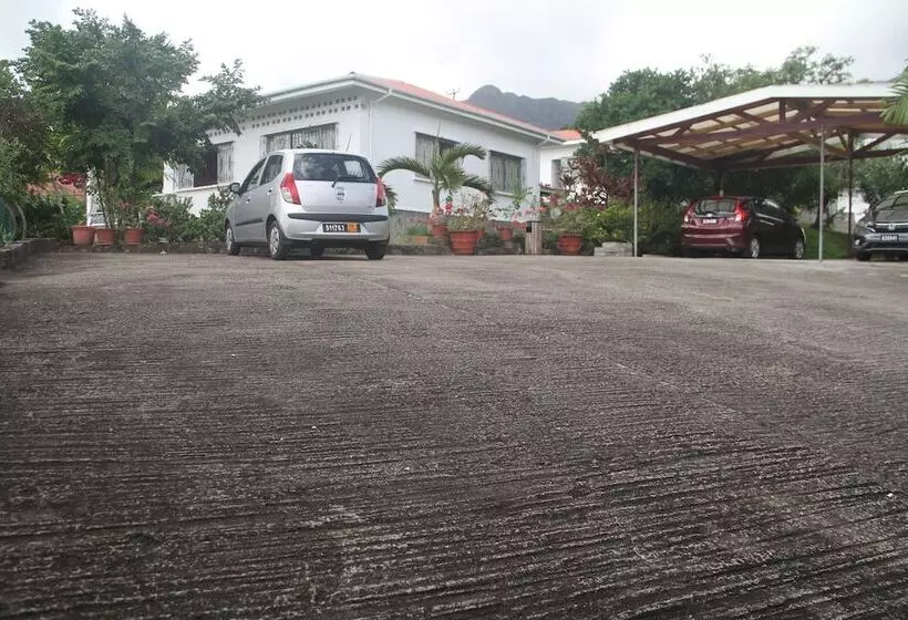 Daniella's Bungalows