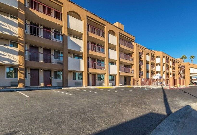 Отель Days Inn By Wyndham Chula Vista San Diego