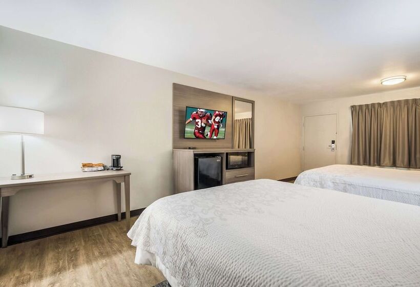 Отель Days Inn By Wyndham Chula Vista San Diego