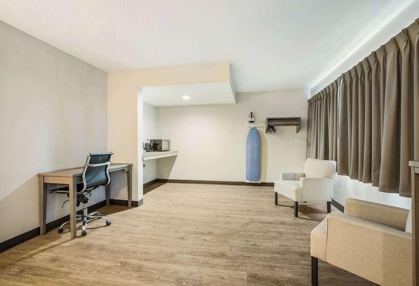 Отель Days Inn By Wyndham Chula Vista San Diego