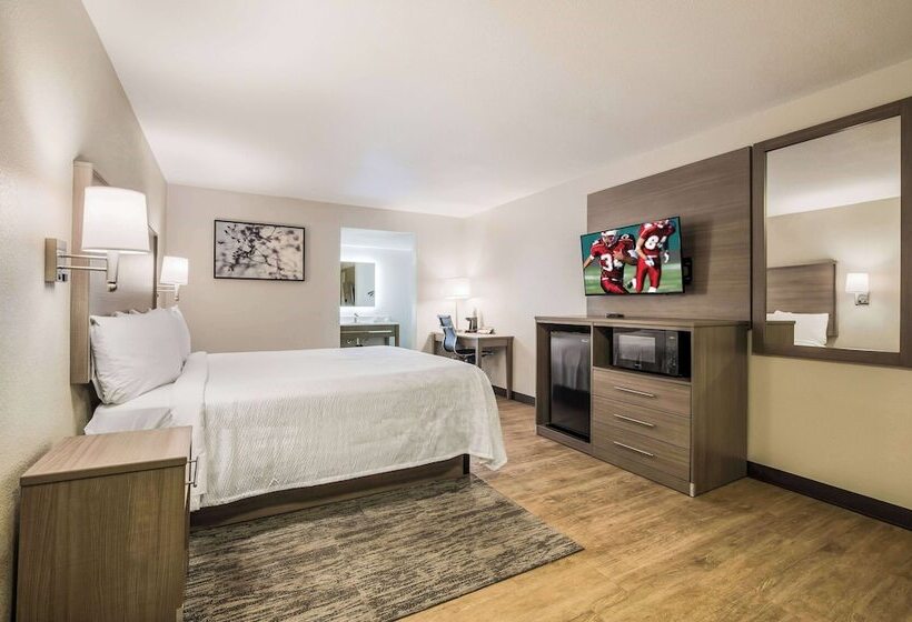 Отель Days Inn By Wyndham Chula Vista San Diego