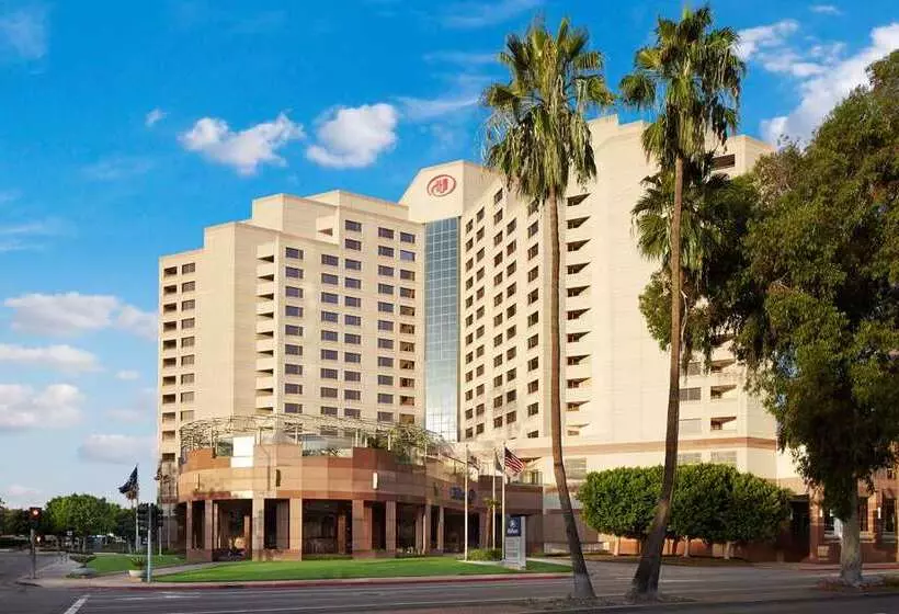 فندق Hilton Long Beach