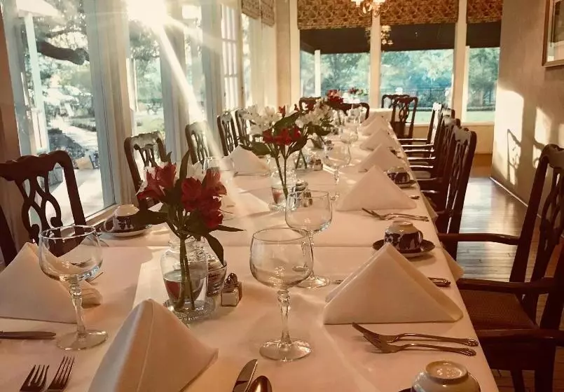 Hotel Inn On The River