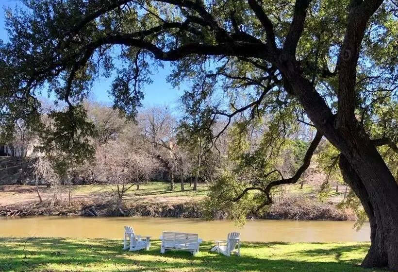 Hotel Inn On The River