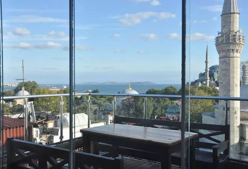 Lapis Inn Hotel & Spa