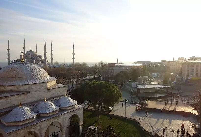 Lapis Inn Hotel & Spa