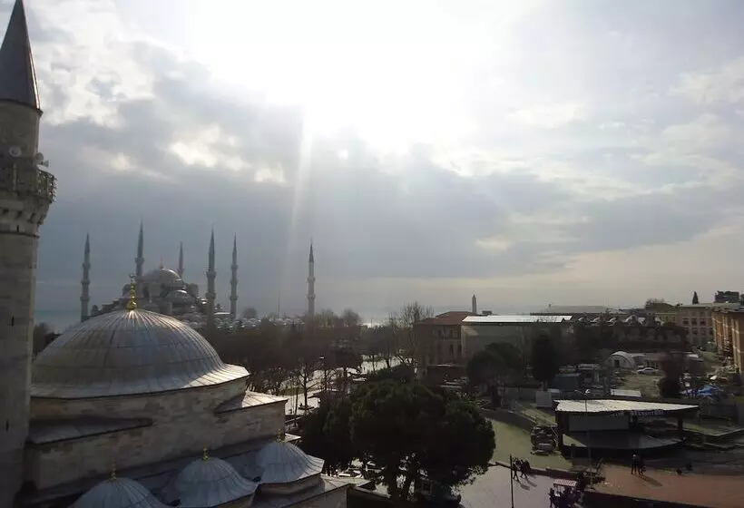 Lapis Inn Hotel & Spa