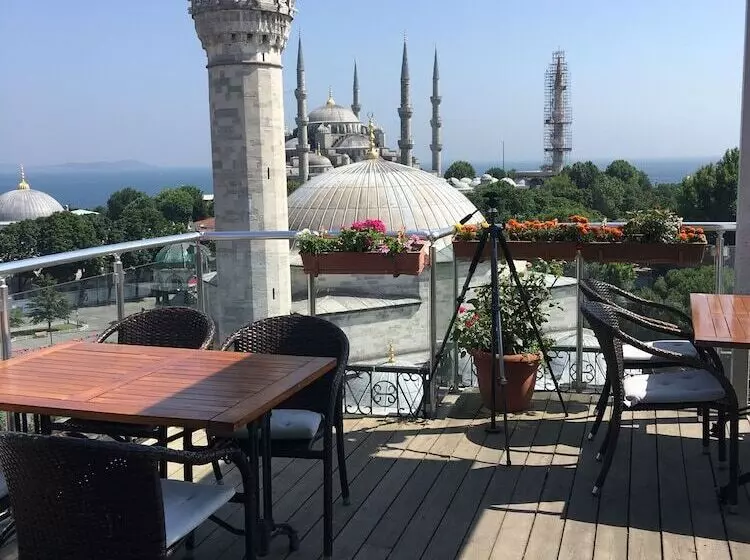 Lapis Inn Hotel & Spa