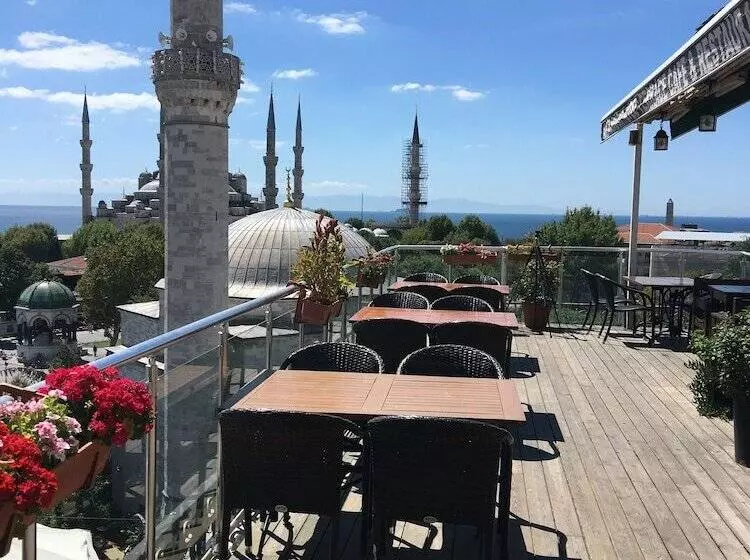 Lapis Inn Hotel & Spa