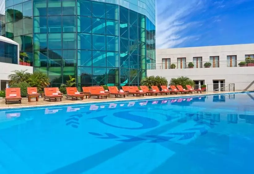 هتل Quinto Centenario