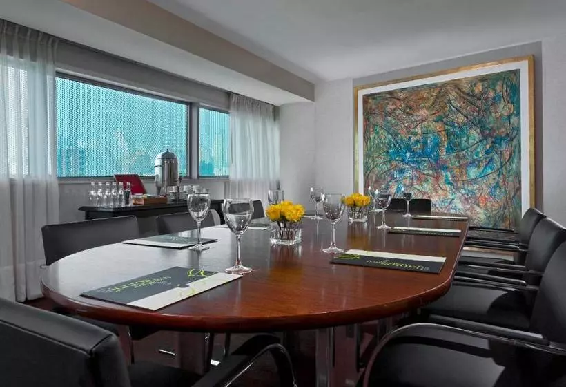 هتل Quinto Centenario